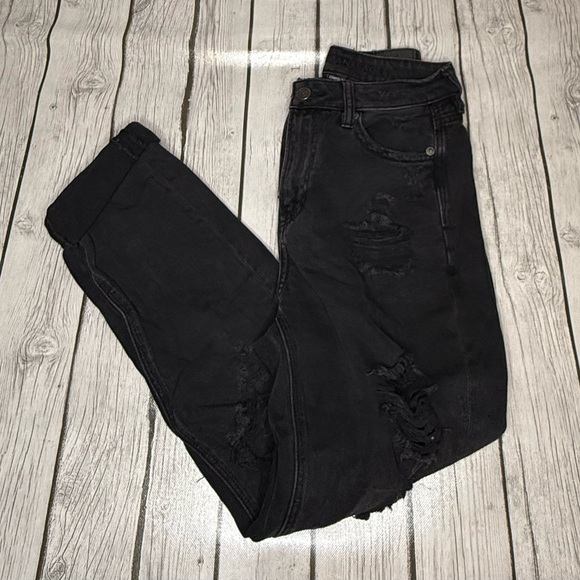 AE Ripped Mom Jean - Picture 3 of 7